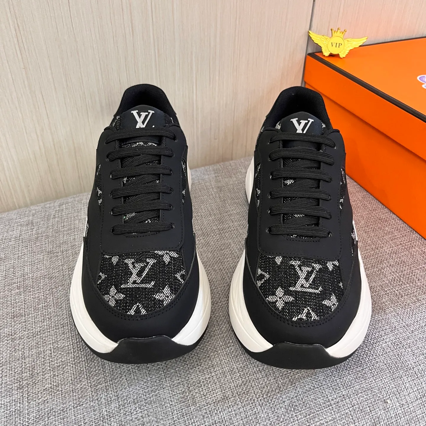 Men's shoes 💰 460 men's shoes 💰 [ LV ] 🔥 Louis Vuitton, high-end men's shoes brand official website 1:1 latest masterpiece: uppers are made of Italian imported first-layer cowhide with comfortable and breathable lining ➕ original non-slip and wear-resistant outsole 🔥, making walking more convenient and comfortable! An exclusive new model, a stunning work, a beautiful 1:1 replica [color] compared to the official quality! Create a fashionable personality to set off your uniqueness! A must-have for trendy men! Classic 🔥Size: 38-44 Color: 🔥 2⃣️colors available🔥.